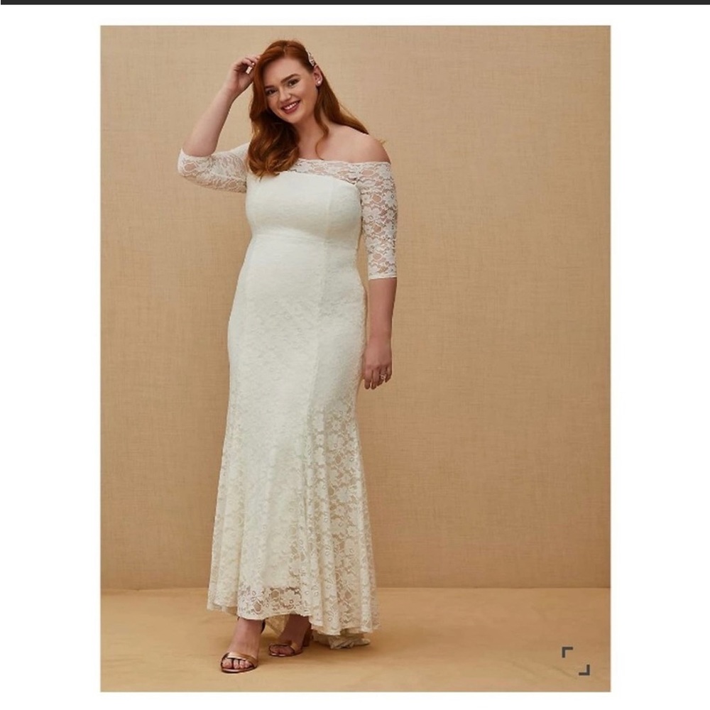 Torrid Ivory Lace Off Shoulder Fit & Flare Train Scalloped Hem Wedding Dress - Picture 4 of 7